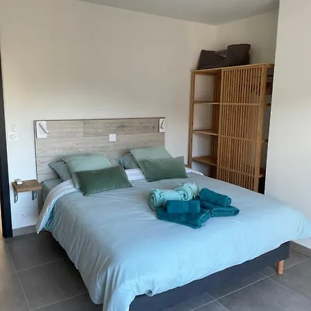 A Mont Nos Hotes * Mollans-sur-Ouveze